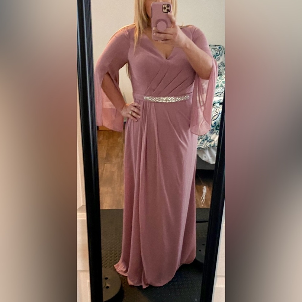 Elegant mauve Evening Gown/mother of bride